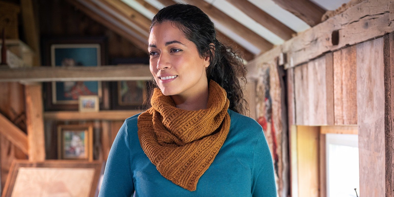 Cozy Comfort: Knit the Mountain Sorrel Cowl Primary Image