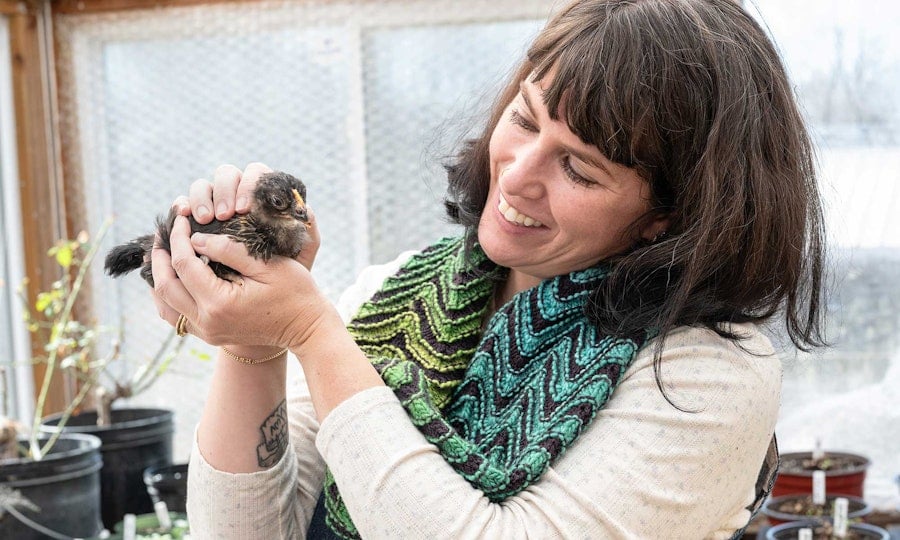 Durham Chevrons Cowl: Gradient Yarns and Simple Stitches Image