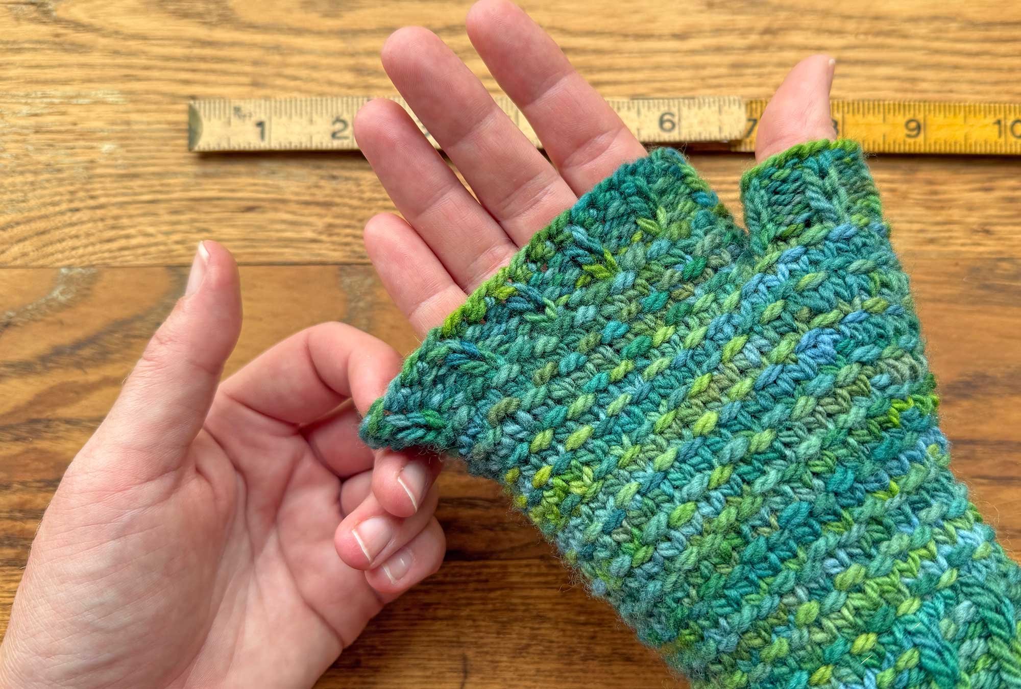 Tutorial: Simple Stretchy Bind-Off for Any Rib Image
