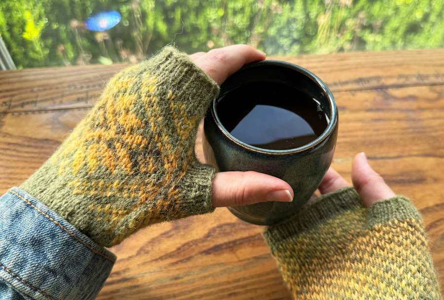 Perfect Thumb Gussets—Shetland Style Image